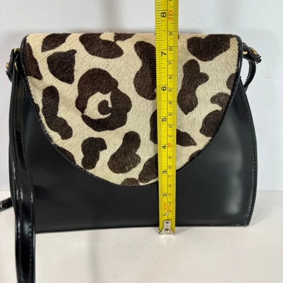 Vtg Cow Print Faux Leather Crossbody Handbag Black Long Strap Boho Western Hip - Picture 8 of 9